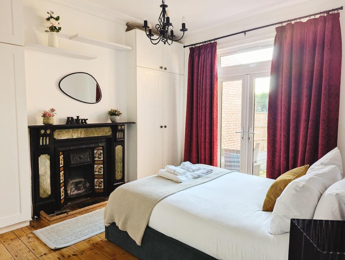 Colney Hatch Lane - Spacious 2-bed 2-bath With Private Garden Apartamento *